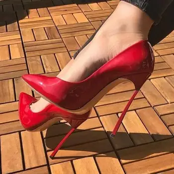 Vermelho Sexy de Couro de Patente Dedo Apontado de Deslizamento Superficial Nas Bombas de Mulheres de 120 mm Agulha Fina de Metais de Alta Saltos Noiva de Casamento Sapatos de Senhora